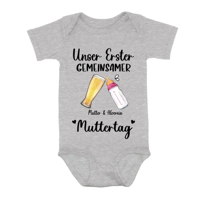 Personalized Baby Onesie/T-Shirt - Mother's Day Gift Idea For Baby/Mom - Unser Erster Gemeinsamer Muttertag