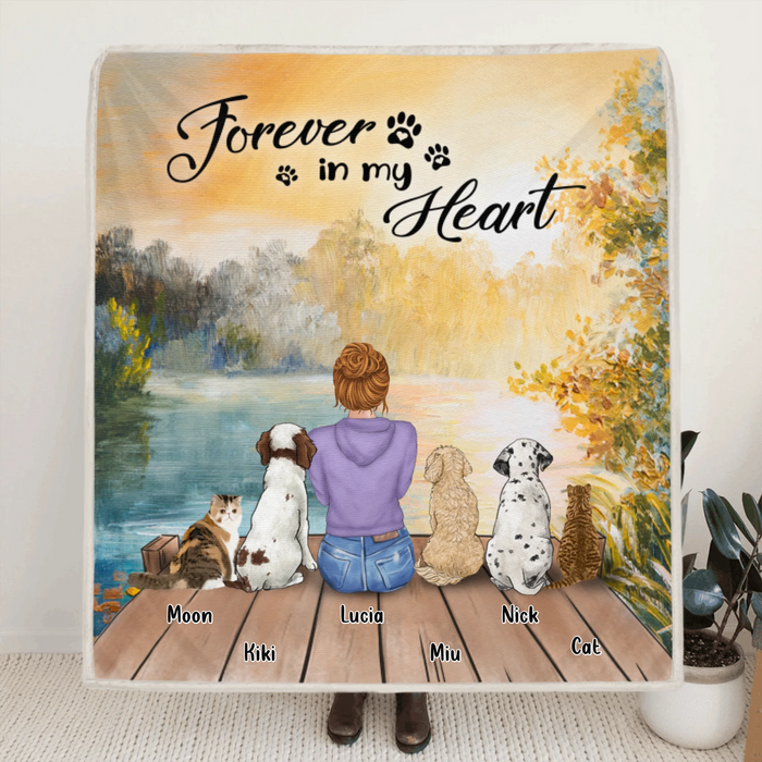 Personalized Mother's Day Gift For Dog Mom, Cat Lovers - Mom With Up to 5 Pets Fleece Blanket - I Love You To The Moon & Back - CMNG3Y
