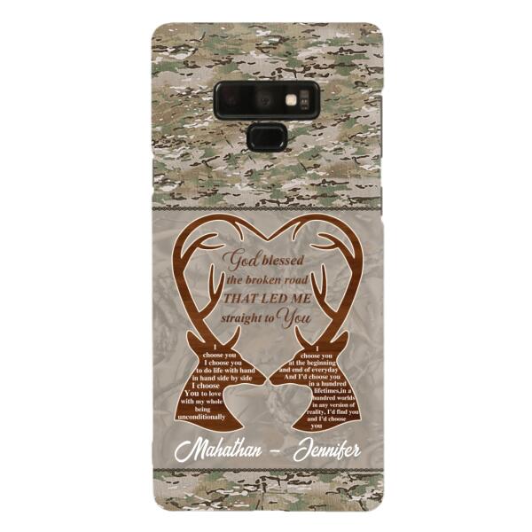 Custom Personalized Deer Hunting Heart Phone Case - Gift Idea For Couple - God Blessed The Broken Road That Led Me Straight To You - Case For iPhone And Samsung