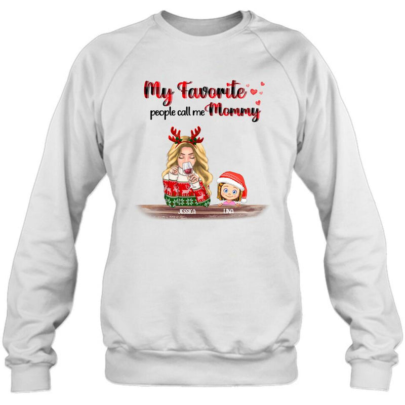 Personalized Mommy And Kids Xmas Sweatshirt/Hoodie/T-Shirt - Mom With Up to 5 Kids - Christmas Gift For Mom - T1IGHH