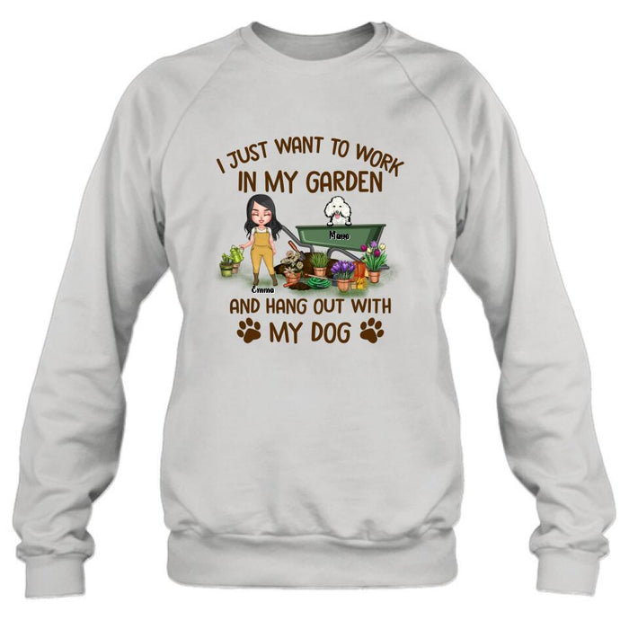 Personalized Garden Dogs Shirt - Up to 5 Dogs - Best Gift for Dog Lovers - I Just Want To Work In My Garden And Hang Out With My Dogs