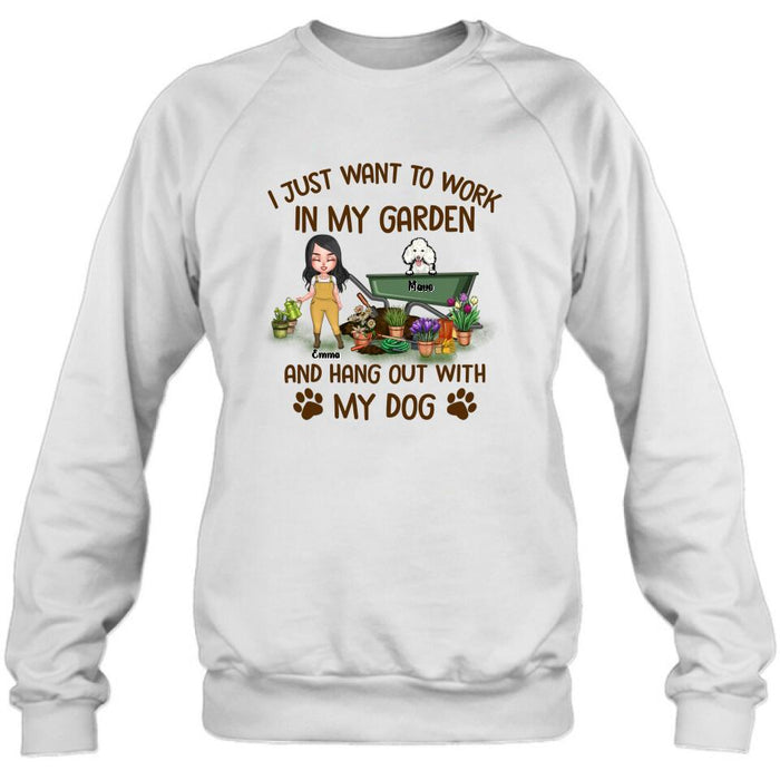 Personalized Garden Dogs Shirt - Up to 5 Dogs - Best Gift for Dog Lovers - I Just Want To Work In My Garden And Hang Out With My Dogs