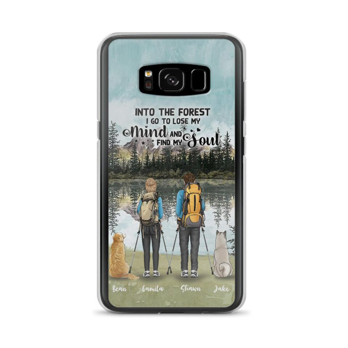 Custom Personalized Hiking Couple With Dogs Phone Case - Couple With Upto 2 Pets - Case For iPhone and Samsung - Q67GXN