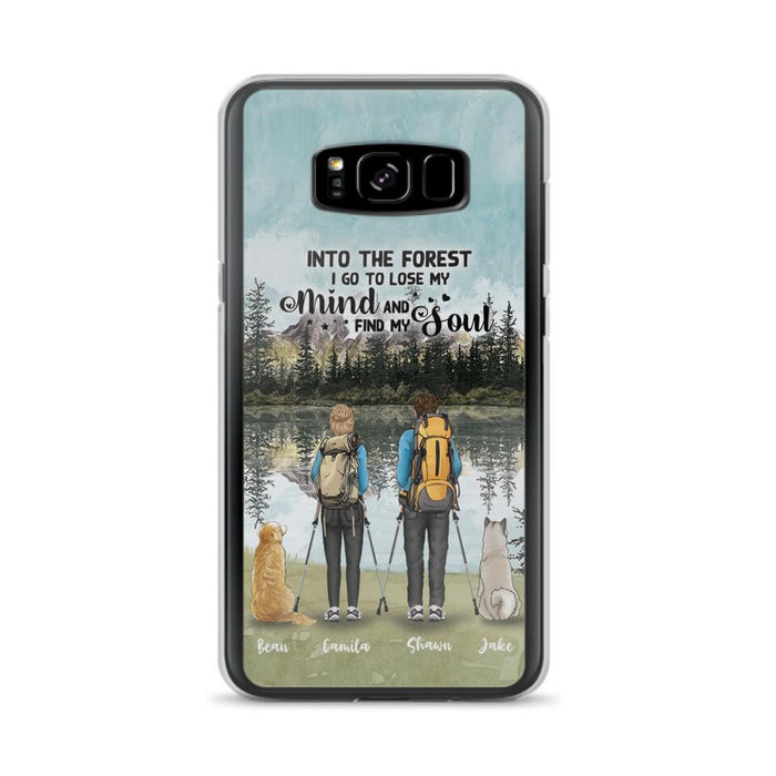 Custom Personalized Hiking Couple With Dogs Phone Case - Couple With Upto 2 Pets - Case For iPhone and Samsung - Q67GXN