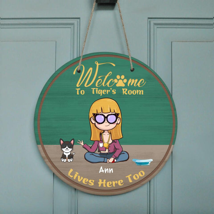 Personalized Pets Door Sign - Mom/Dad and Upto 5 Pets - Gift Idea For Pet Mom/Dad - TBW6CP