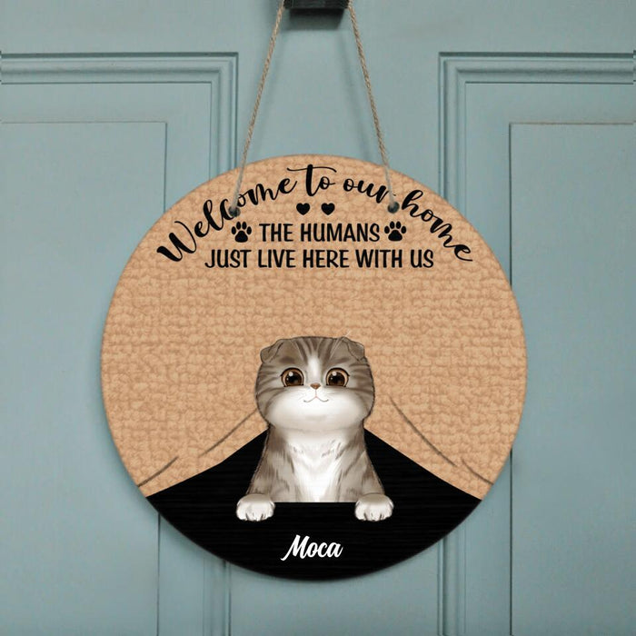 Custom Personalized Circle Door Sign - Gift for Dog Lovers Cat Lovers - Up to 5 Pets - Welcome to our home