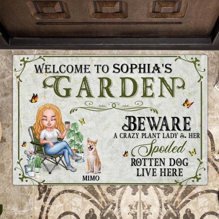 Custom Personalized Pet Mom Doormat - Upto 5 Pets - Mother's Day Gift Idea For Dog/Cat/Chicken Lover - Beware A Crazy Plant Lady & Her Spoiled Rotten Dog Live Here