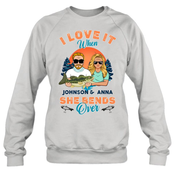 Custom Personalized Fishing Couple T-Shirt/ Long Sleeve/ Sweatshirt/ Hoodie - Gift Idea For Couple/ Gift To Him/ Her/ Fishing Lover - I Love It When She Bends Over