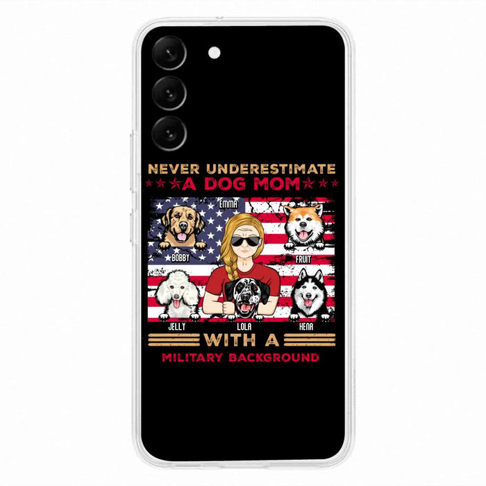 Custom Personalized Dog Mom Phone Case - Upto 5 Dogs - Gift Idea For Mother's Day/ Dog Lover - Never Underestimate A Dog Mom With A Military Background - Case For iPhone And Samsung