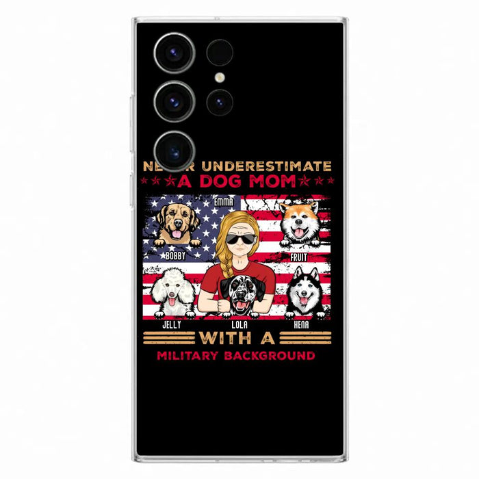 Custom Personalized Dog Mom Phone Case - Upto 5 Dogs - Gift Idea For Mother's Day/ Dog Lover - Never Underestimate A Dog Mom With A Military Background - Case For iPhone And Samsung