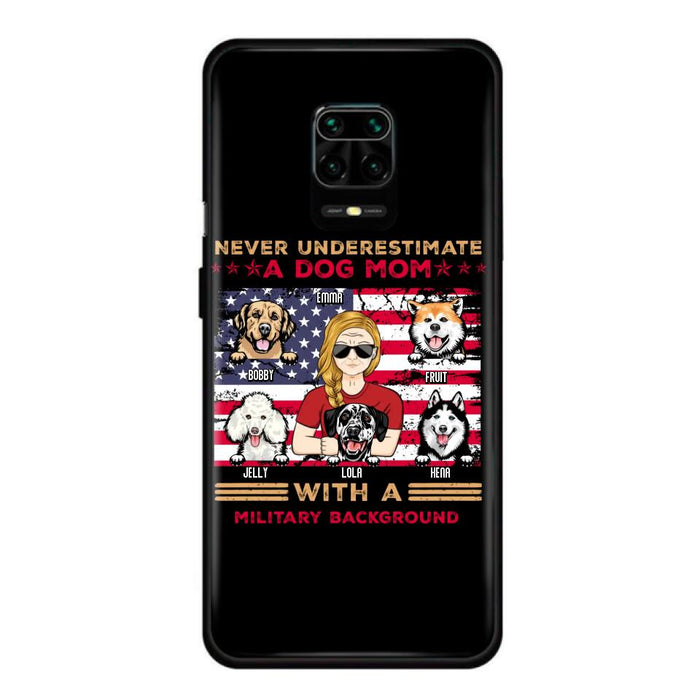 Custom Personalized Dog Mom Phone Case - Upto 5 Dogs - Gift Idea For Mother's Day/ Dog Lover - Never Underestimate A Dog Mom With A Military Background - Case For Xiaomi/Oppo/Huawei