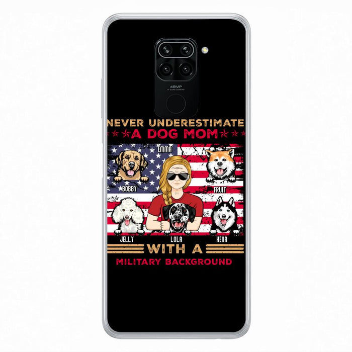 Custom Personalized Dog Mom Phone Case - Upto 5 Dogs - Gift Idea For Mother's Day/ Dog Lover - Never Underestimate A Dog Mom With A Military Background - Case For Xiaomi/Oppo/Huawei