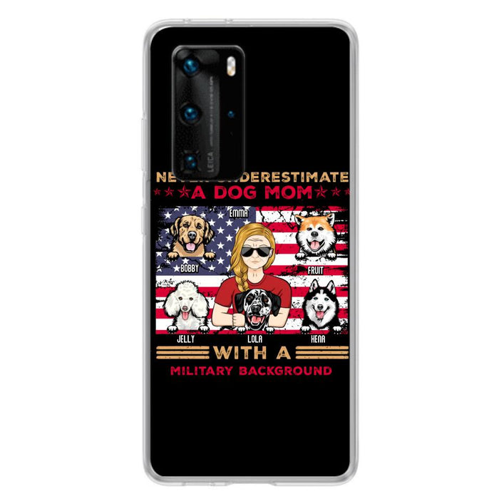 Custom Personalized Dog Mom Phone Case - Upto 5 Dogs - Gift Idea For Mother's Day/ Dog Lover - Never Underestimate A Dog Mom With A Military Background - Case For Xiaomi/Oppo/Huawei