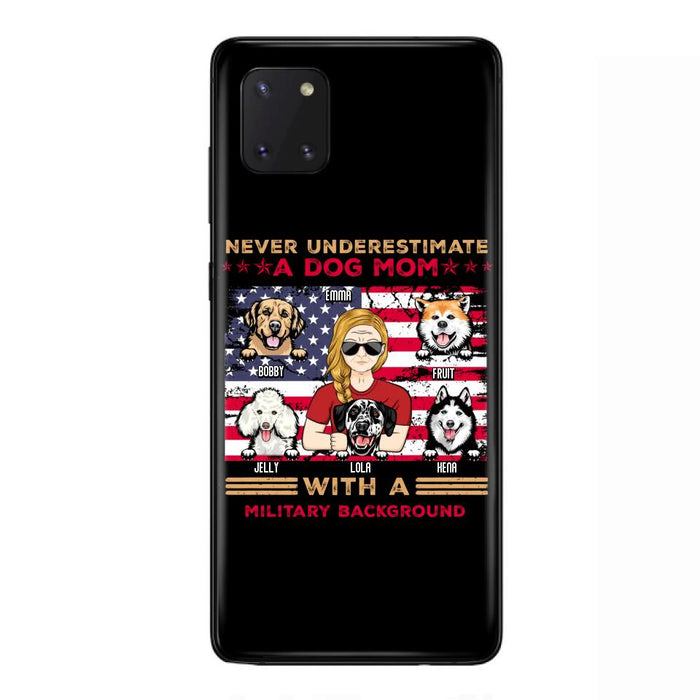 Custom Personalized Dog Mom Phone Case - Upto 5 Dogs - Gift Idea For Mother's Day/ Dog Lover - Never Underestimate A Dog Mom With A Military Background - Case For iPhone And Samsung