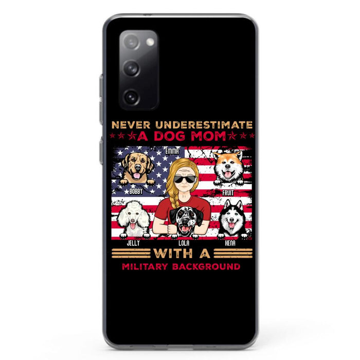 Custom Personalized Dog Mom Phone Case - Upto 5 Dogs - Gift Idea For Mother's Day/ Dog Lover - Never Underestimate A Dog Mom With A Military Background - Case For iPhone And Samsung