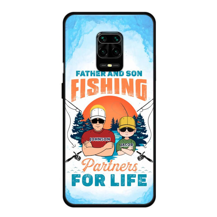 Custom Personalized Father And Son Fishing Phone Case For Xiaomi/ Oppo/ Huawei - Dad With Upto 3 Children - Gift Idea For Father/ Son/ Daughter/ Father's Day/ Fishing Lover - Father And Son Fishing Partners For Life