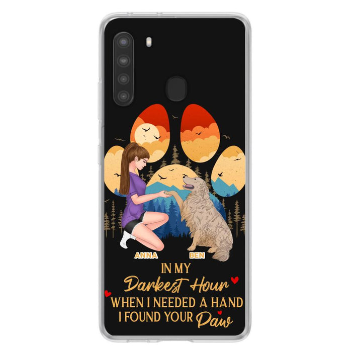 Custom Personalized Dog Mom Phone Case - Gift For Dog Mom/ Dog Lover/ Mother's Day Gift - In My Darkest Hour When I Needed A Hand I Found Your Paw - Case For iPhone And Samsung