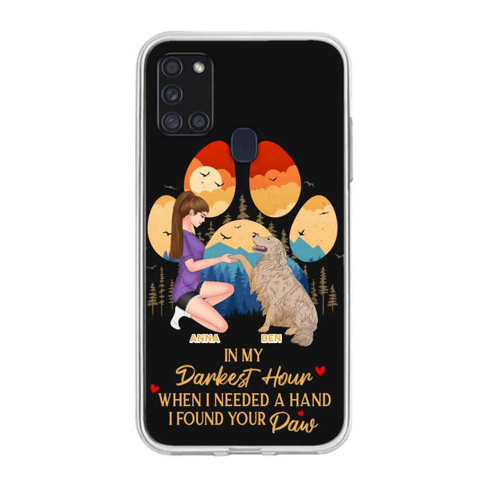 Custom Personalized Dog Mom Phone Case - Gift For Dog Mom/ Dog Lover/ Mother's Day Gift - In My Darkest Hour When I Needed A Hand I Found Your Paw - Case For iPhone And Samsung