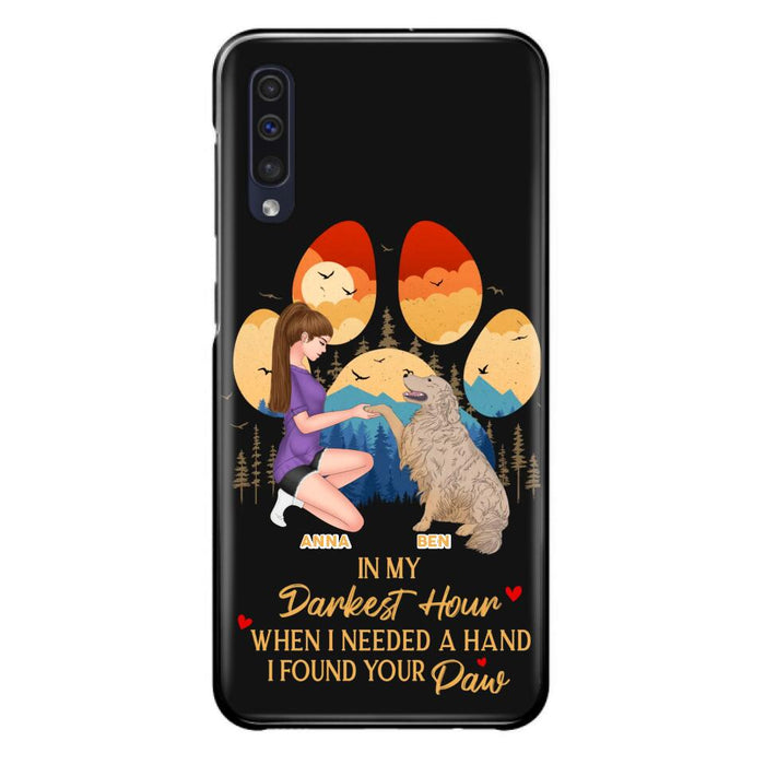 Custom Personalized Dog Mom Phone Case - Gift For Dog Mom/ Dog Lover/ Mother's Day Gift - In My Darkest Hour When I Needed A Hand I Found Your Paw - Case For iPhone And Samsung