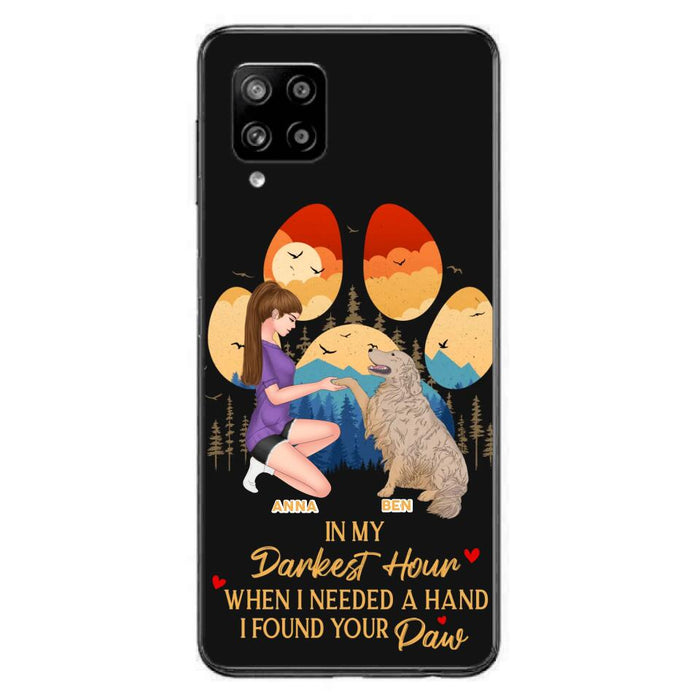 Custom Personalized Dog Mom Phone Case - Gift For Dog Mom/ Dog Lover/ Mother's Day Gift - In My Darkest Hour When I Needed A Hand I Found Your Paw - Case For iPhone And Samsung