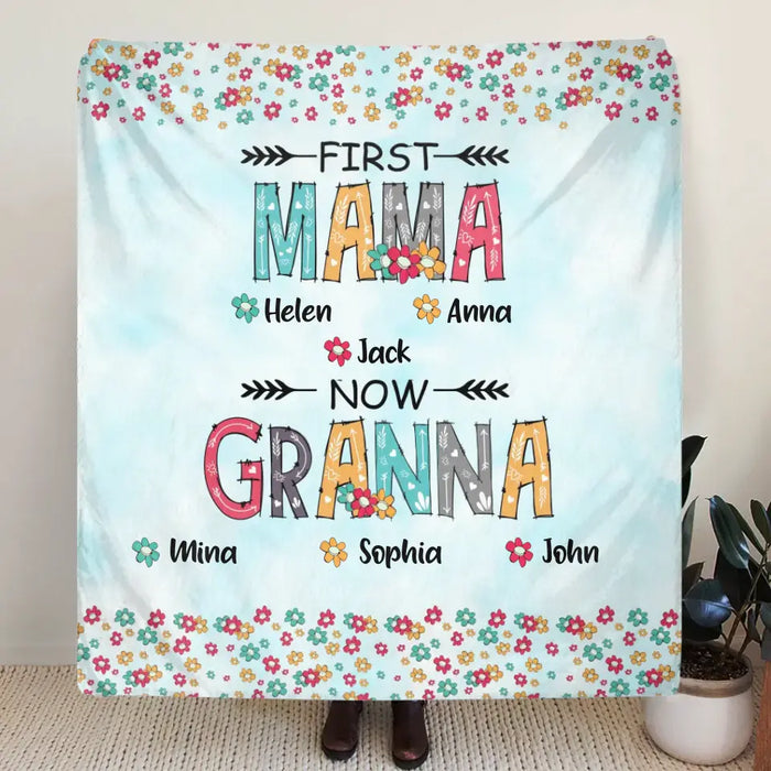 Custom Personalized Grandma Single Layer Fleece/ Quilt Blanket - Upto 4 Kids And 8 Grandkids - Mother's Day Gift Idea for Grandma - First Mom Now Nana Kid And Grandkids Flower Pattern