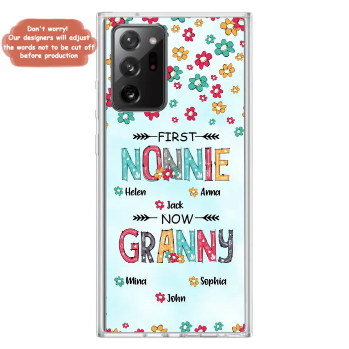 Custom Personalized Grandma Phone Case - Upto 4 Kids And 8 Grandkids - Mother's Day Gift Idea for Grandma - First Mom Now Nana Kid And Grandkids Flower Pattern - Case For iPhone And Samsung