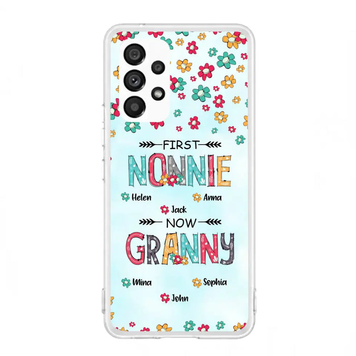 Custom Personalized Grandma Phone Case - Upto 4 Kids And 8 Grandkids - Mother's Day Gift Idea for Grandma - First Mom Now Nana Kid And Grandkids Flower Pattern - Case For iPhone And Samsung