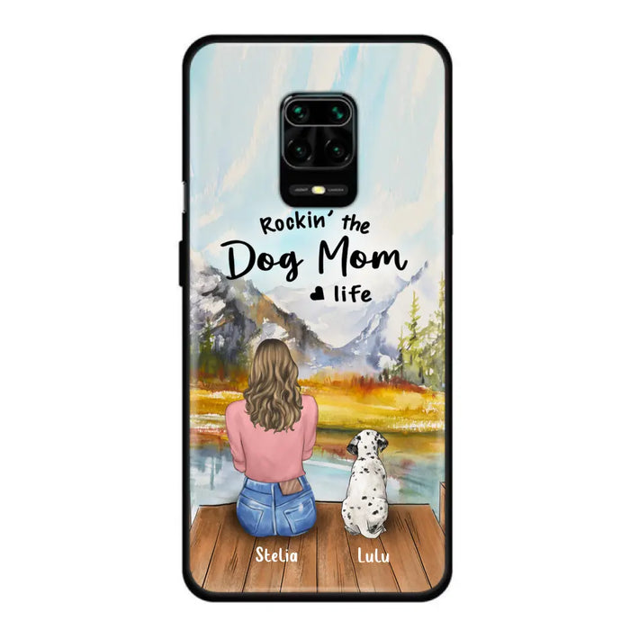 Custom Personalized Dog Mom Phone Case - Gifts For Dog Lovers With Upto 4 Dogs - Rockin' The Dog Mom Life - Case For iPhone, Samsung And Xiaomi