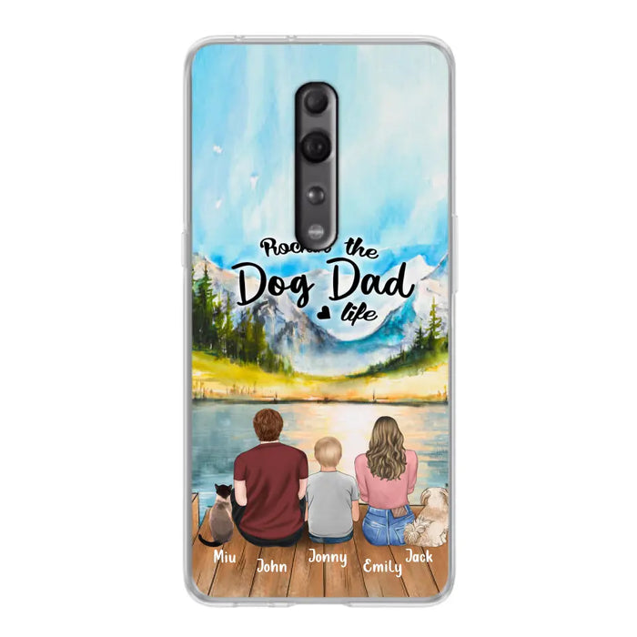 Custom Personalized Pet Couple Phone Case - Parent With 1 Kid And 2 Pets - Case For Xiaomi, Oppo And Huawei