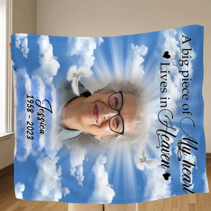 Personalized Memorial Photo Quilt/Fleece Throw Blanket - Memorial Gift Idea For Mother's Day/Father's Day - A Big Piece Of My Heart Lives In Heaven