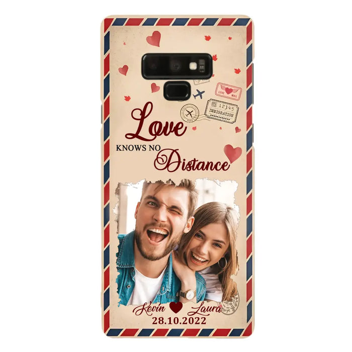 Custom Personalized Couple Phone Case - Gift Idea For Couple/ Valentines Day - Upload Photo - Love Knows No Distance - Case For iPhone/ Samsung