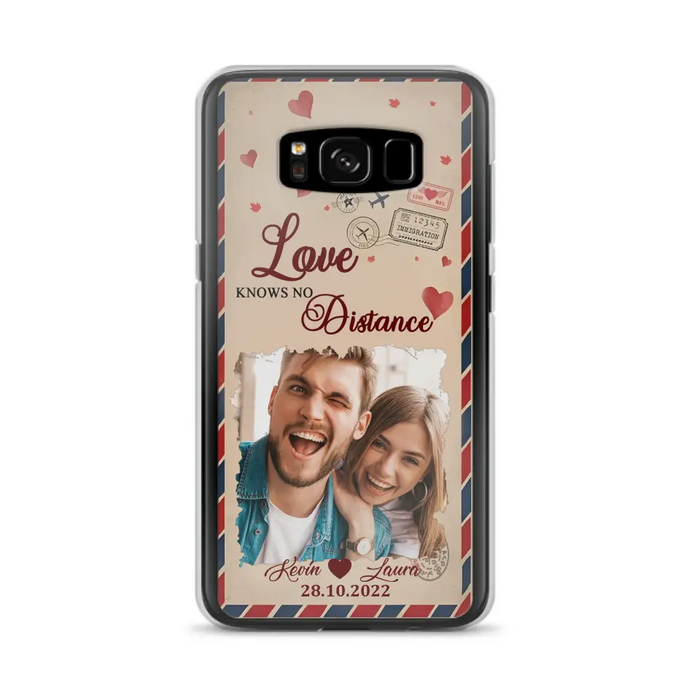 Custom Personalized Couple Phone Case - Gift Idea For Couple/ Valentines Day - Upload Photo - Love Knows No Distance - Case For iPhone/ Samsung