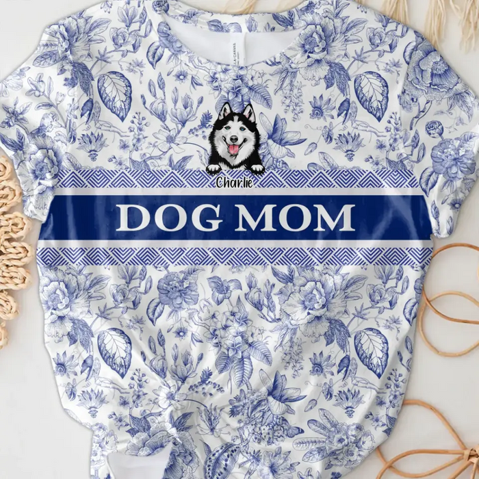 Custom Personalized Dog Mom Vintage Pattern T-Shirt - Upto 5 Dogs - Gift Idea For Dog Mom/ Mother's Day