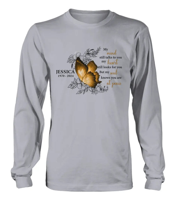 Custom Personalized Memorial Shirt/Hoodie - Memorial Gift Idea for Mother's Day/Father's Day - My Mind Still Talks To You