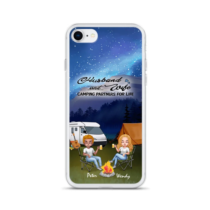 Custom Personalized Camping Night Chibi Phone Case - Couple With Upto 2 Dogs - Gift Idea For Camping Lover - Case For iPhone And Samsung