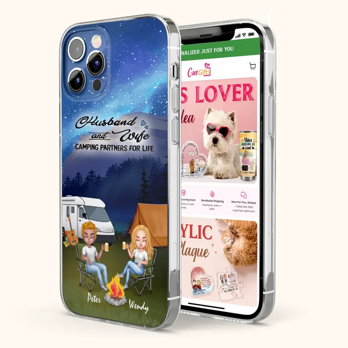 Custom Personalized Camping Night Chibi Phone Case - Couple With Upto 2 Dogs - Gift Idea For Camping Lover - Case For iPhone And Samsung