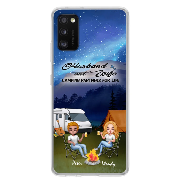 Custom Personalized Camping Night Chibi Phone Case - Couple With Upto 2 Dogs - Gift Idea For Camping Lover - Case For iPhone And Samsung