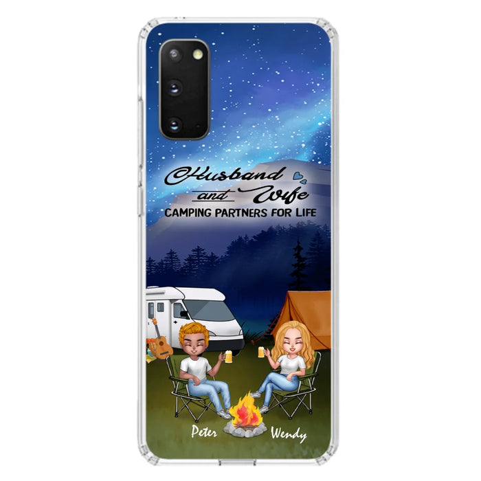 Custom Personalized Camping Night Chibi Phone Case - Couple With Upto 2 Dogs - Gift Idea For Camping Lover - Case For iPhone And Samsung