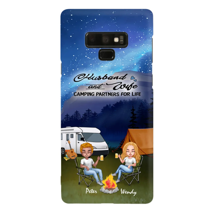 Custom Personalized Camping Night Chibi Phone Case - Couple With Upto 2 Dogs - Gift Idea For Camping Lover - Case For iPhone And Samsung