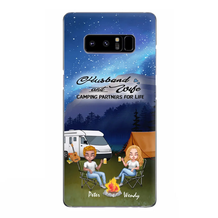 Custom Personalized Camping Night Chibi Phone Case - Couple With Upto 2 Dogs - Gift Idea For Camping Lover - Case For iPhone And Samsung