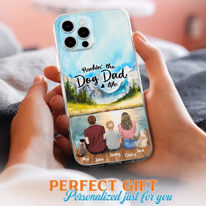 Custom Personalized Pet Couple Phone Case - Parent With 1 Kid And 2 Pets - Case For iPhone And Samsung