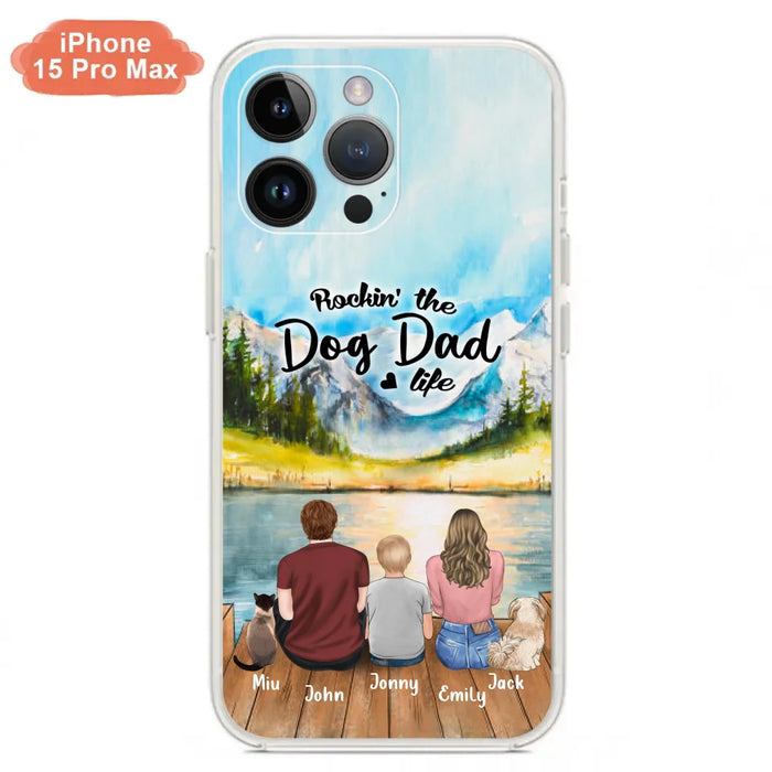 Custom Personalized Pet Couple Phone Case - Parent With 1 Kid And 2 Pets - Case For iPhone And Samsung