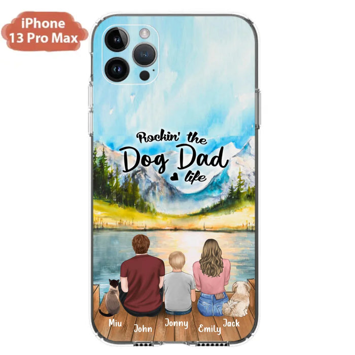 Custom Personalized Pet Couple Phone Case - Parent With 1 Kid And 2 Pets - Case For iPhone And Samsung