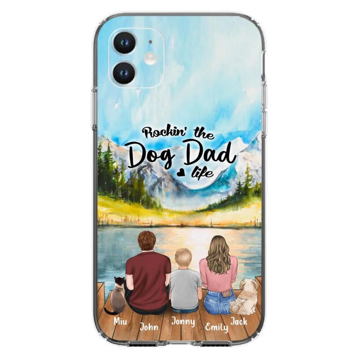 Custom Personalized Pet Couple Phone Case - Parent With 1 Kid And 2 Pets - Case For iPhone And Samsung