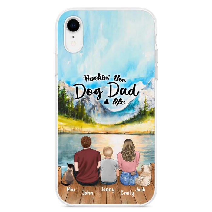 Custom Personalized Pet Couple Phone Case - Parent With 1 Kid And 2 Pets - Case For iPhone And Samsung