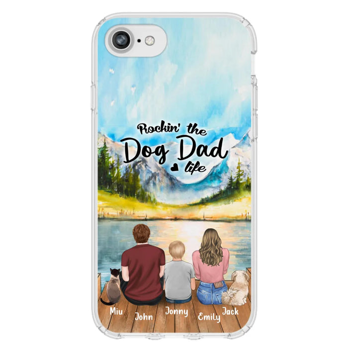 Custom Personalized Pet Couple Phone Case - Parent With 1 Kid And 2 Pets - Case For iPhone And Samsung