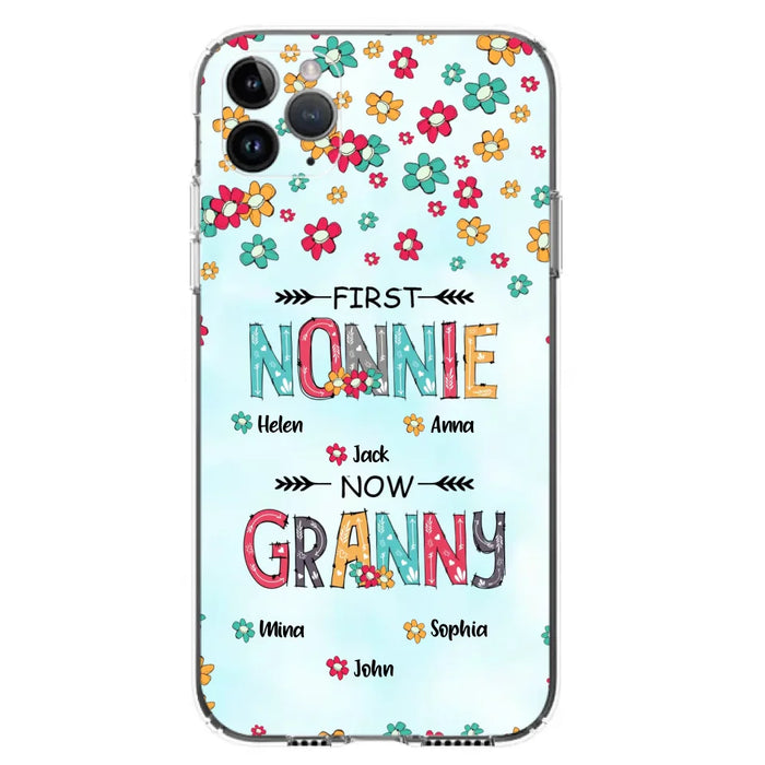 Custom Personalized Grandma Phone Case - Upto 4 Kids And 8 Grandkids - Mother's Day Gift Idea for Grandma - First Mom Now Nana Kid And Grandkids Flower Pattern - Case For iPhone And Samsung