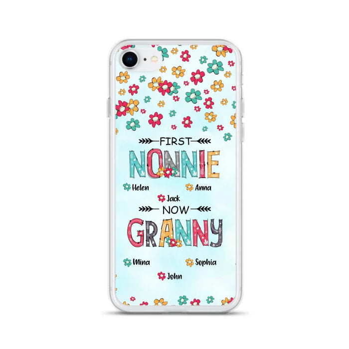 Custom Personalized Grandma Phone Case - Upto 4 Kids And 8 Grandkids - Mother's Day Gift Idea for Grandma - First Mom Now Nana Kid And Grandkids Flower Pattern - Case For iPhone And Samsung