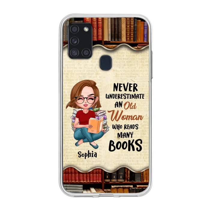 Custom Personalized Old Woman Books Phone Case -  Gift Idea For Books Lover - Case For iPhone And Samsung