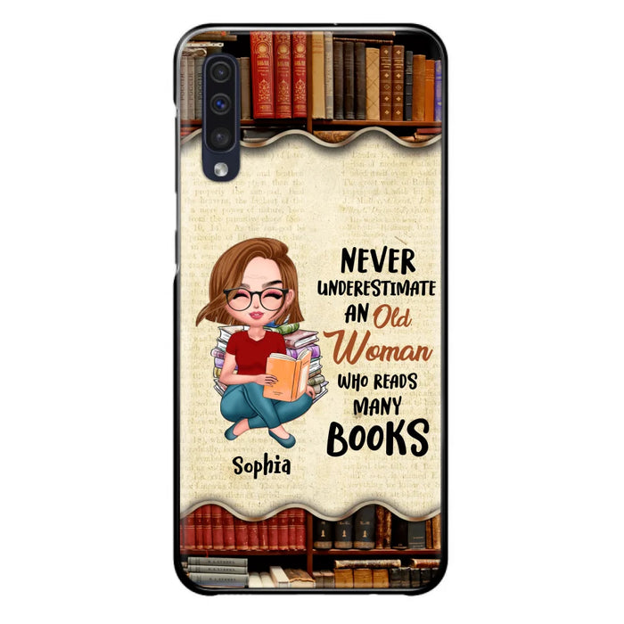 Custom Personalized Old Woman Books Phone Case -  Gift Idea For Books Lover - Case For iPhone And Samsung